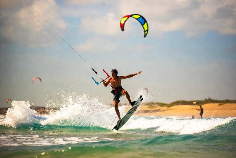 Kitesurfing